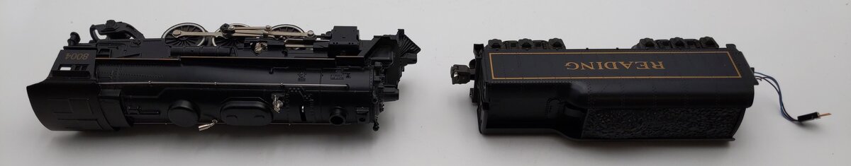Lionel 6-18004 O Reading 4-6-2 Steam Locomotive & Tender #8004 VG/Box