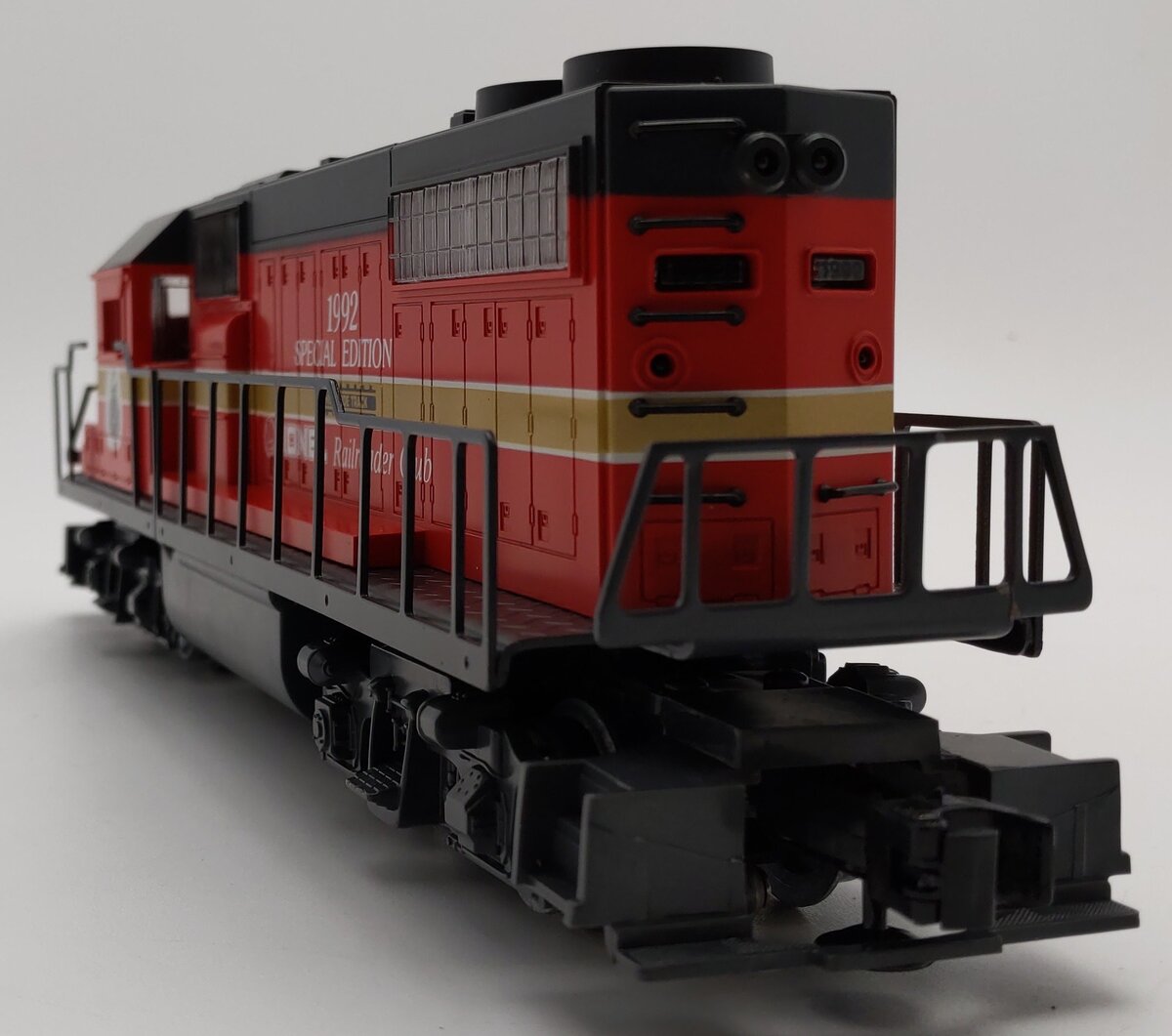 Lionel 6-18818 O Lionel Railroader Club GP-38 Diesel Locomotive w/Horn LN/Box