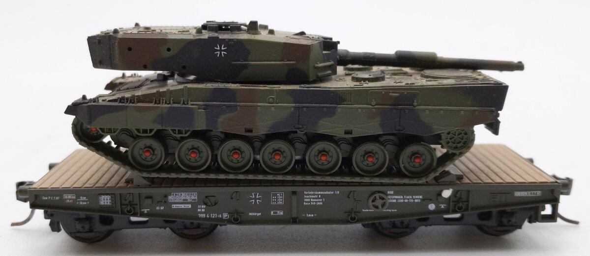 Roco 802 HO Scale Minitanks Flatcar w/ Panzer Leopard Tank #399421 EX/Box