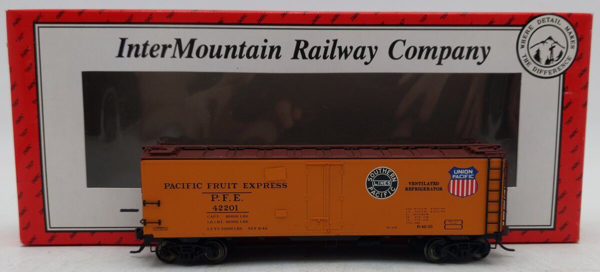 InterMountain 46702P-37 HO Pacific Fruit Express R-40-10 Reefer Car #42201 EX/Box