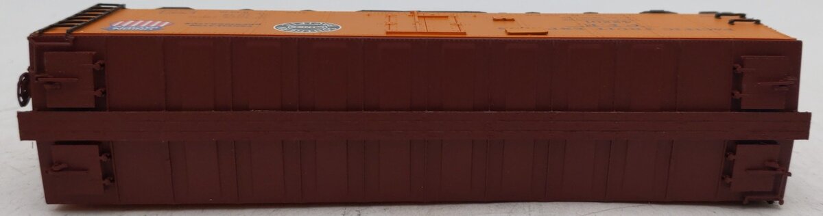 InterMountain 46702P-37 HO Pacific Fruit Express R-40-10 Reefer Car #42201 EX/Box