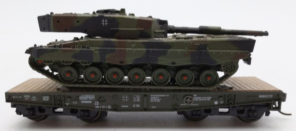 Roco 802 HO Scale Minitanks Flatcar w/ Panzer Leopard Tank #399421 EX/Box