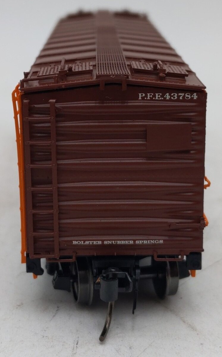 InterMountain 46703-47 HO Scale Refrigerator Car Pacific Fruit Express #43784 EX/Box