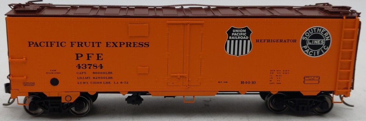 InterMountain 46703-47 HO Scale Refrigerator Car Pacific Fruit Express #43784 EX/Box