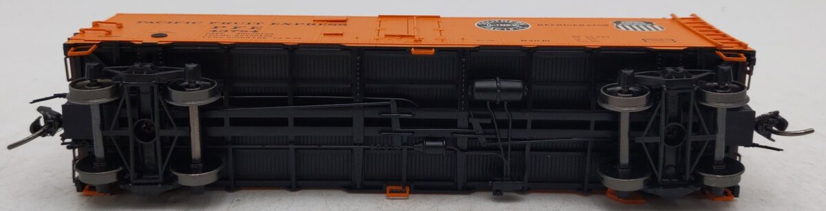 InterMountain 46703-47 HO Scale Refrigerator Car Pacific Fruit Express #43784 EX/Box