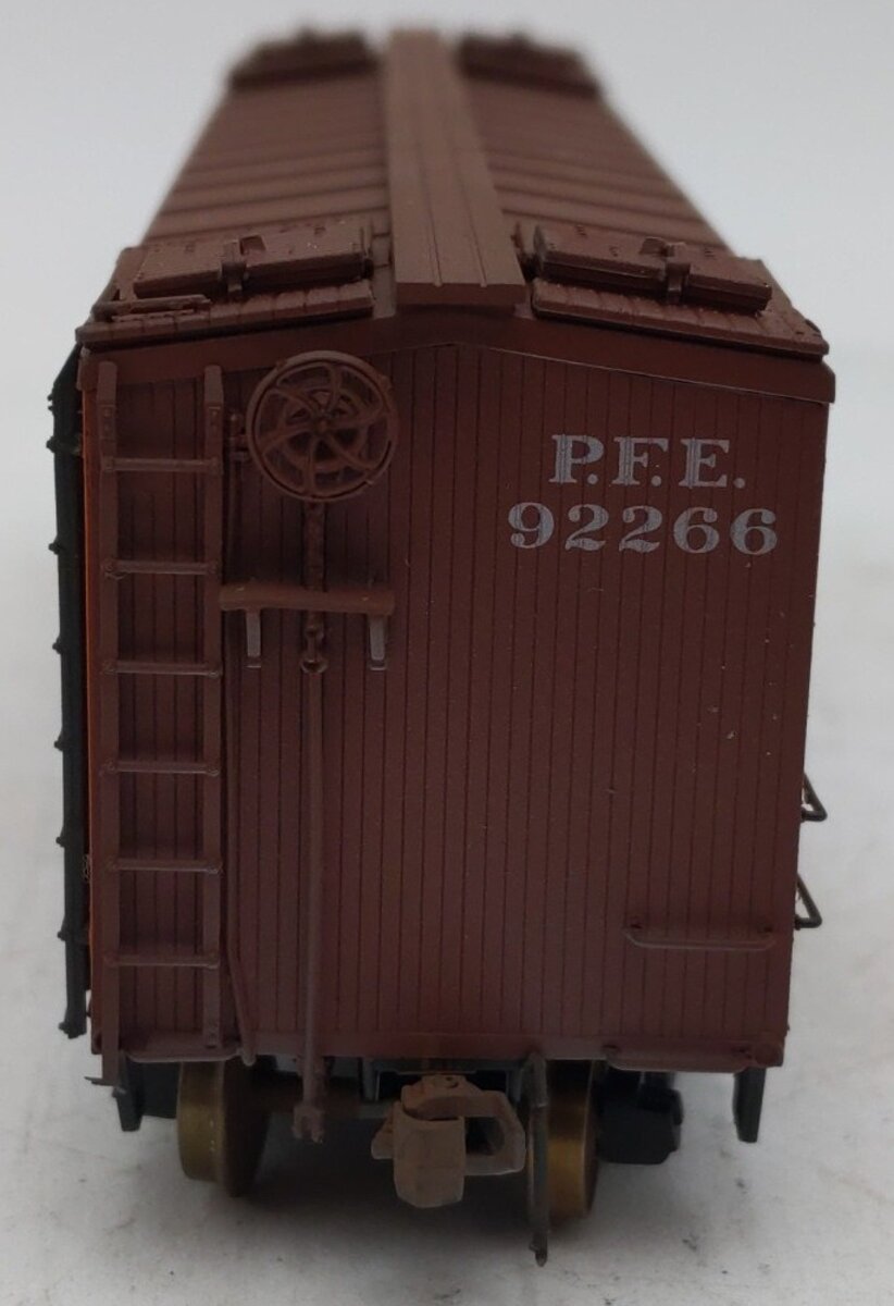 Red Caboose RR-34124-4 HO Pacific Fruit Express Single Colored Herald #92266 VG/Box