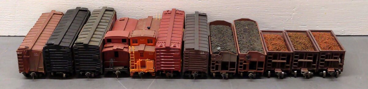 Assorted HO Scale Freight Cars [11] VG