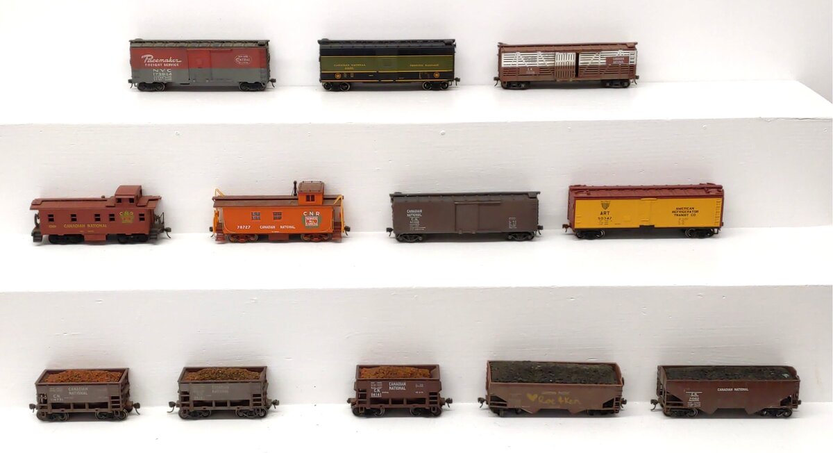 Assorted HO Scale Freight Cars [11] VG