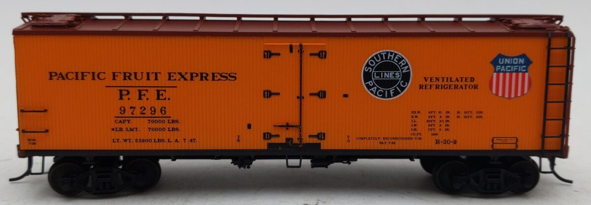 Red Caboose RR34151-7 HO Scale Pacific Fruit Express Reefer Car #97296 EX/Box