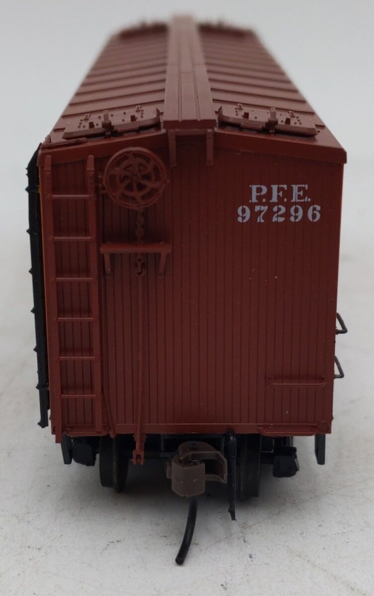 Red Caboose RR34151-7 HO Scale Pacific Fruit Express Reefer Car #97296 EX/Box