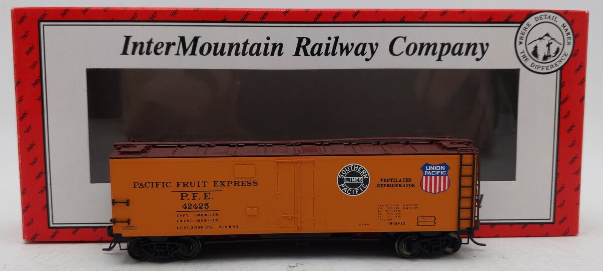 InterMountain 46702P-42 HO Scale Pacific Fruit Express R-40-10 Reefer Car #42425 EX/Box
