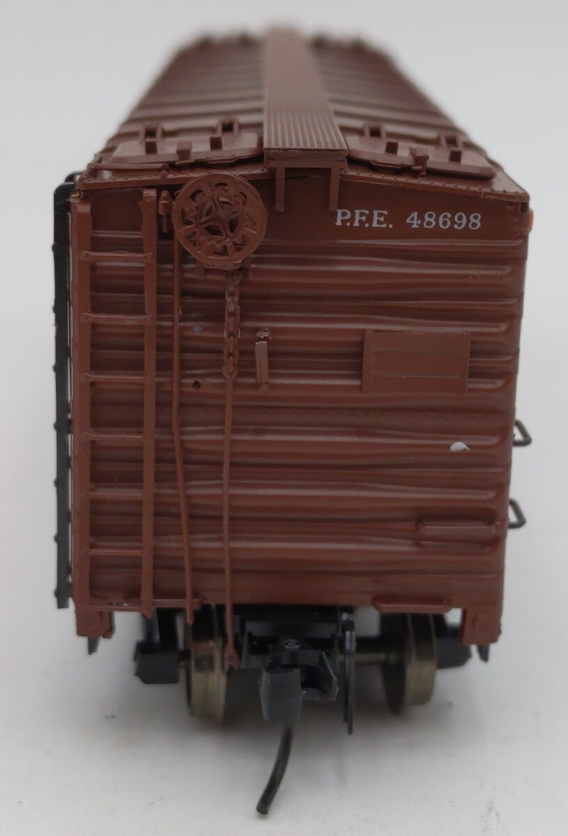 InterMountain 45501-90 HO PFE SteelSided Reefer #48698 EX/Box