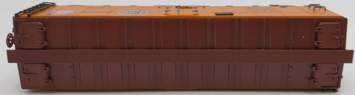 InterMountain 45501-90 HO PFE SteelSided Reefer #48698 EX/Box
