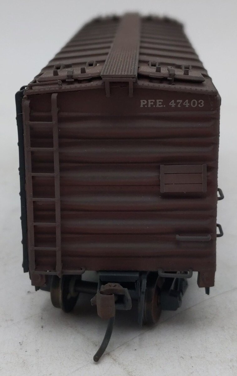 InterMountain 45501-03 HO Pacific Fruit Express Reefer #47403-Weathered/Box