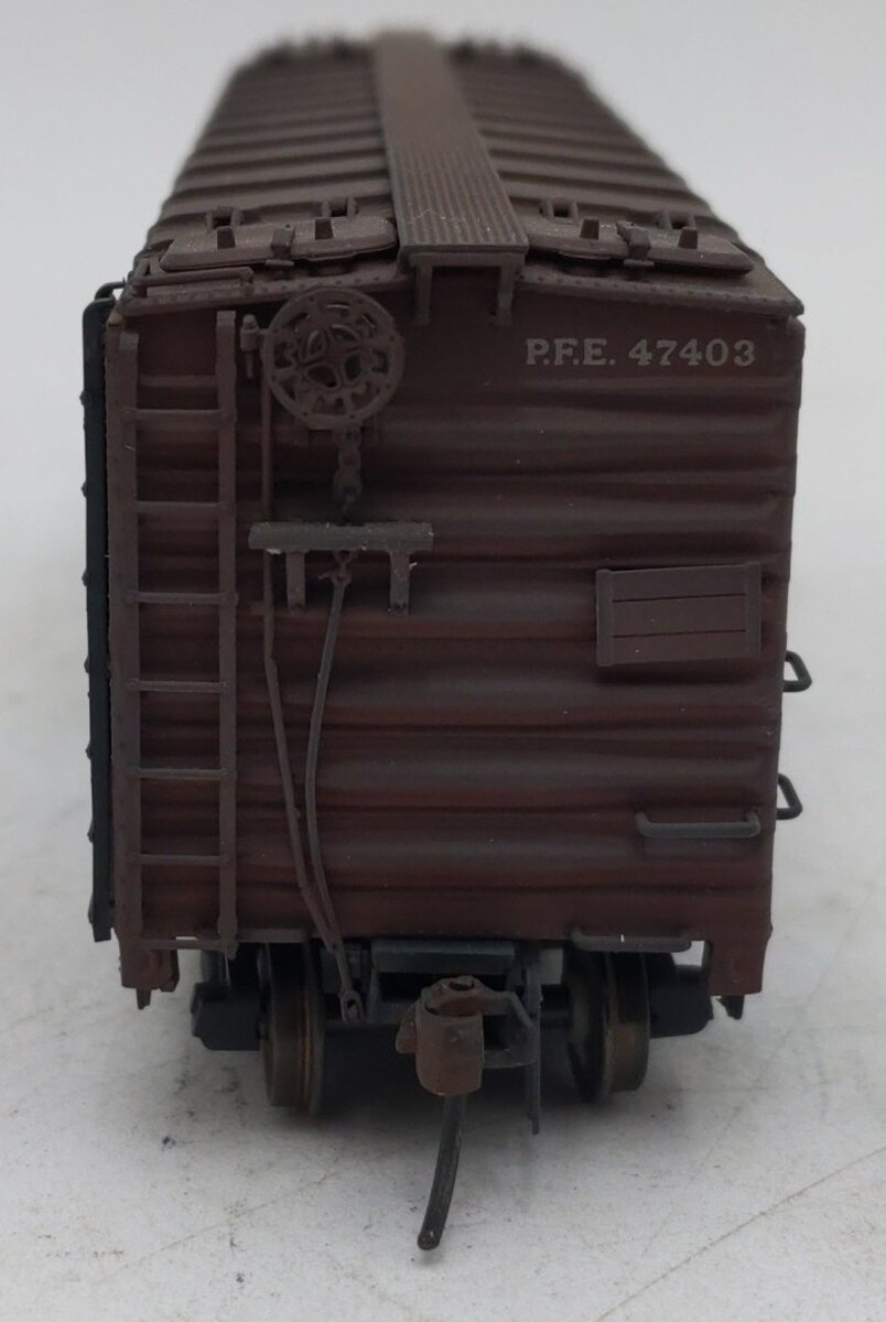 InterMountain 45501-03 HO Pacific Fruit Express Reefer #47403-Weathered/Box