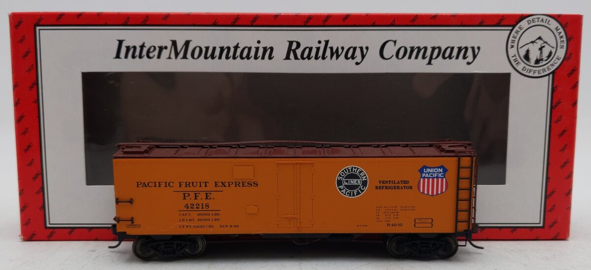 InterMountain 46702P-38 HO Scale Pacific Fruit Express R-40-10 Reefer Car #42218 EX/Box