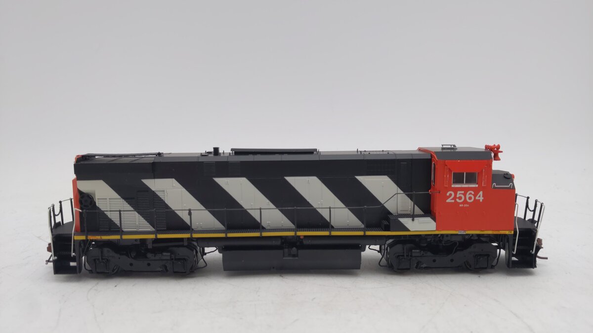 Rapido Trains 33505 HO Scale Canadian National MLW M420 Diesel Locomotive w/DCC EX/Box