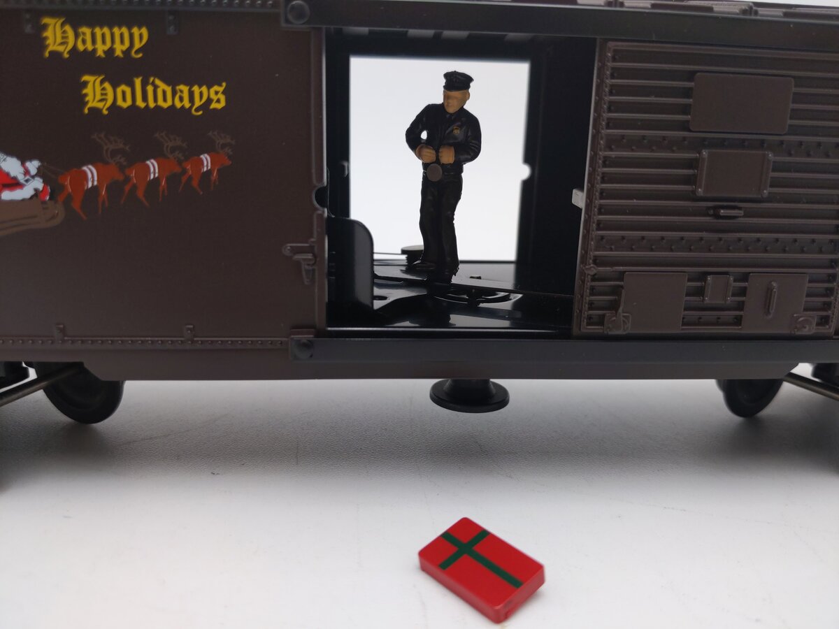 Lionel 6-26829 O Gauge UPS Holiday Operating Boxcar EX/Box