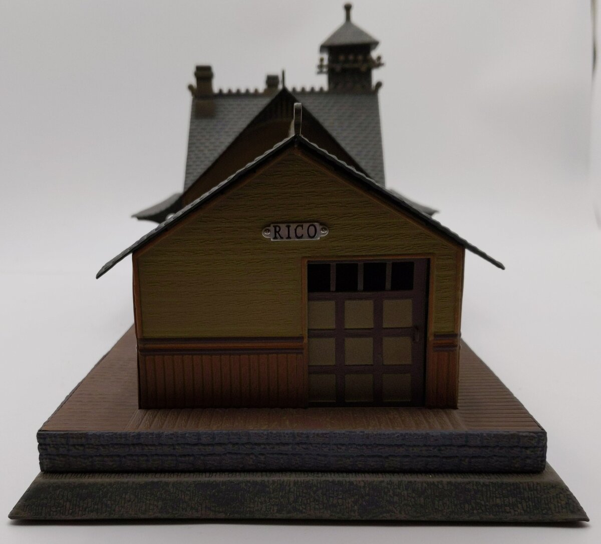 Lionel 6-83440 O Rico Station Building Kit - Assembled - Custom painted