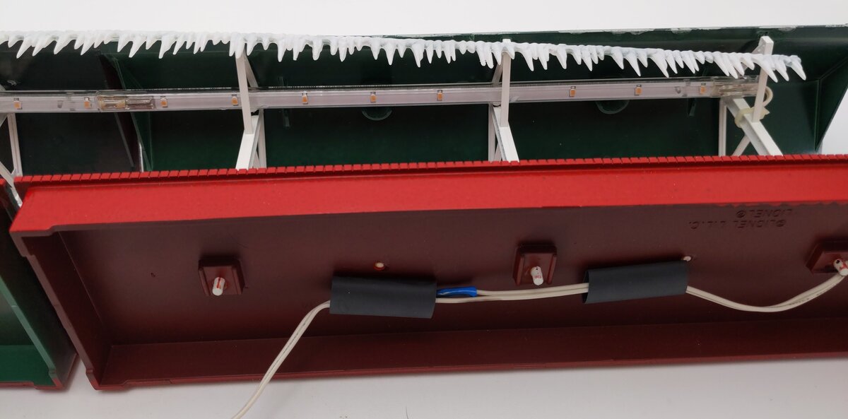 Lionel 6-2256 O Station Platform CUSTOM Christmas Paint & Light