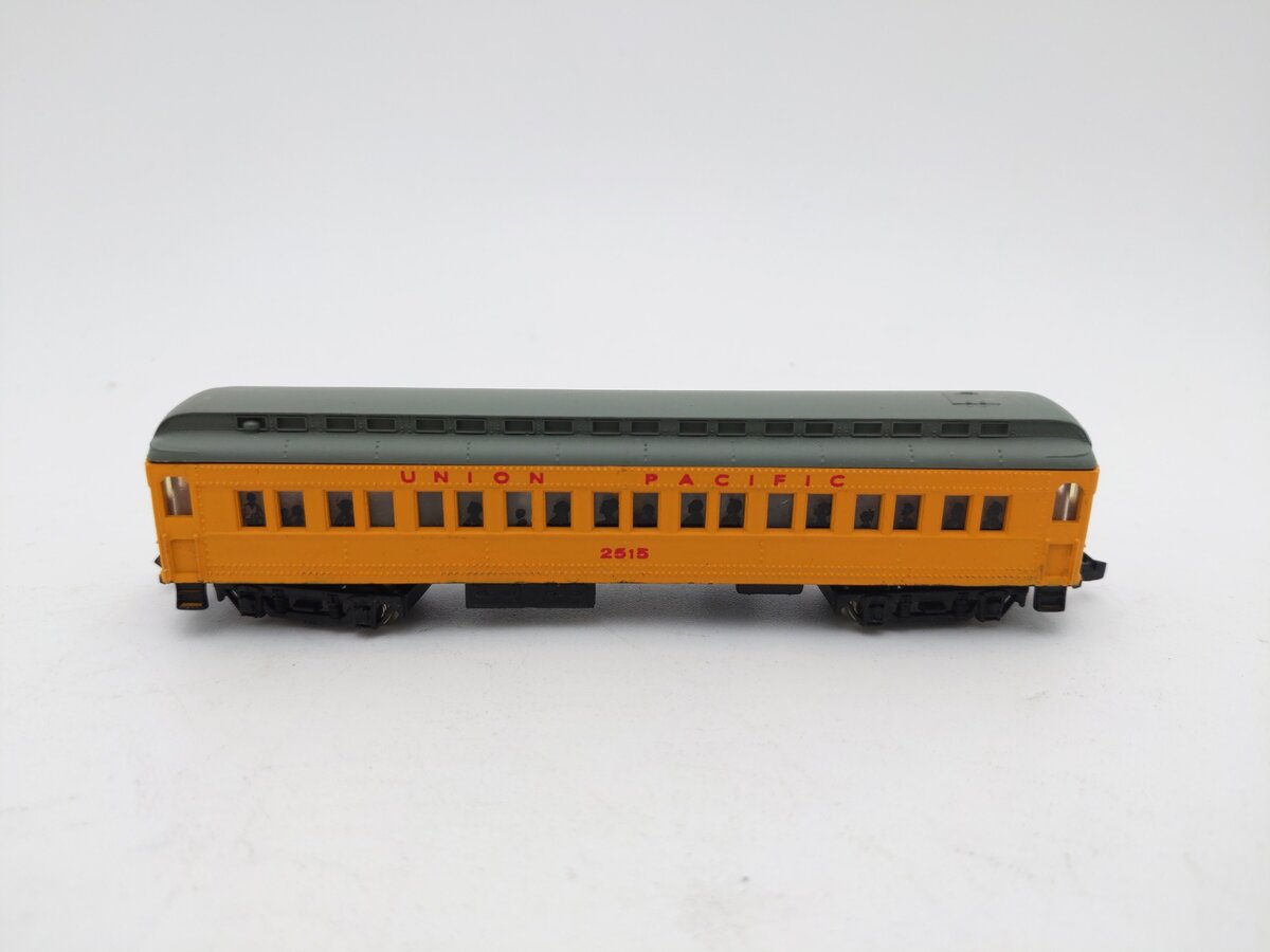 Bachmann 53-1042-01 N Scale Lighted Union Pacific Coach EX/Box