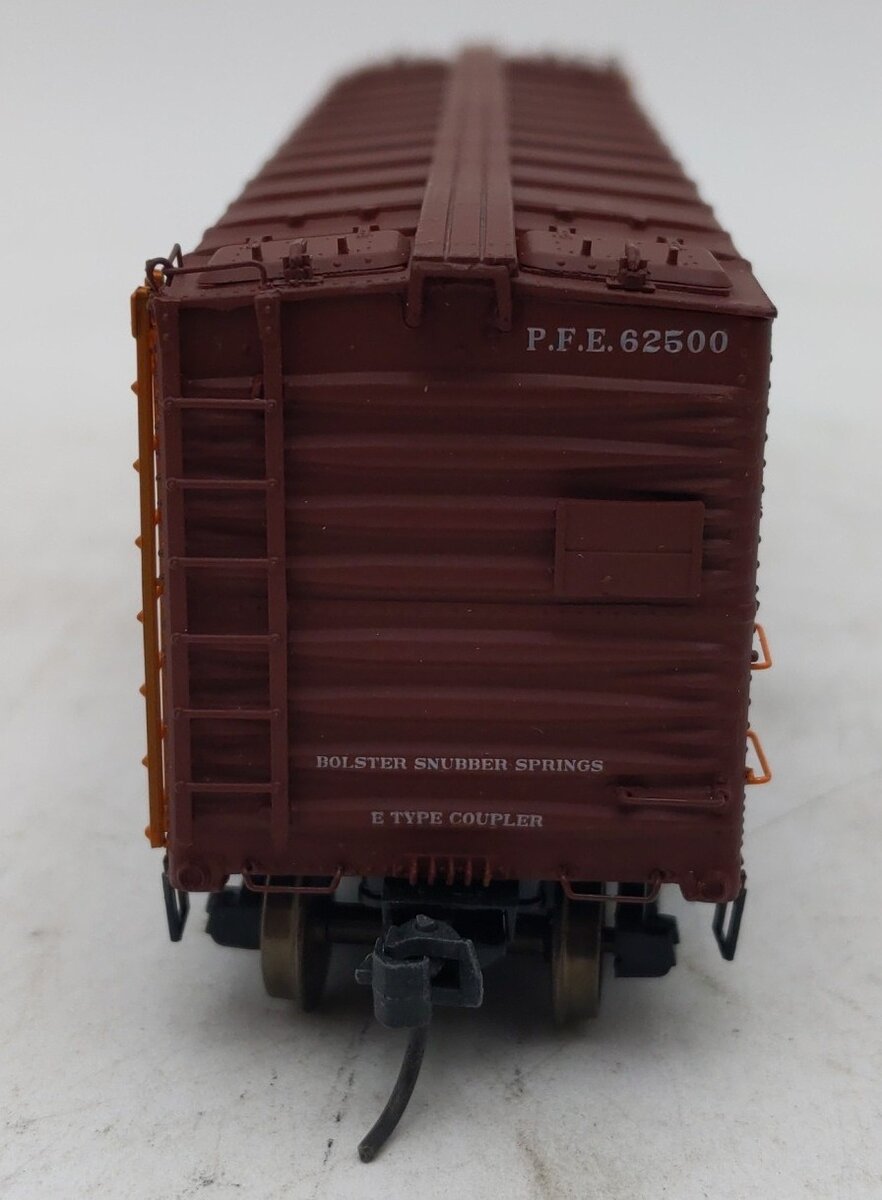 InterMountain 47403-06 HO Scale Pacific Fruit Express Refrigerator Car #62500 EX/Box