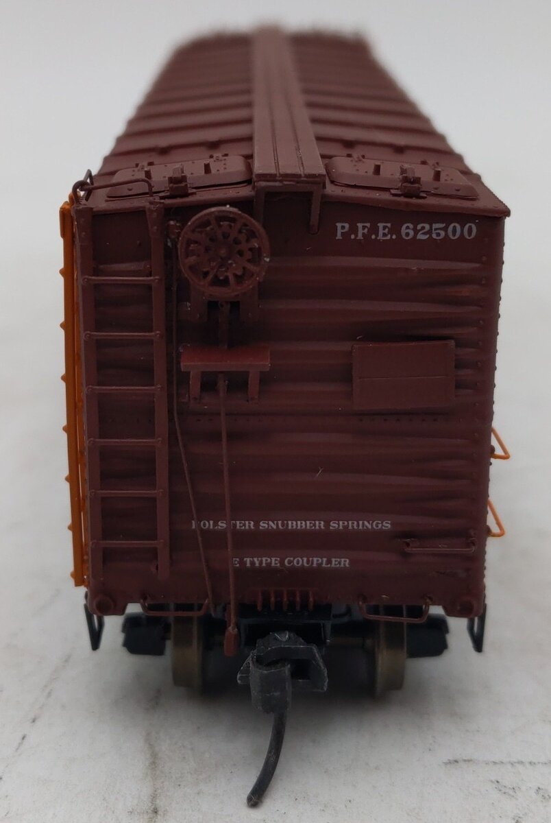 InterMountain 47403-06 HO Scale Pacific Fruit Express Refrigerator Car #62500 EX/Box