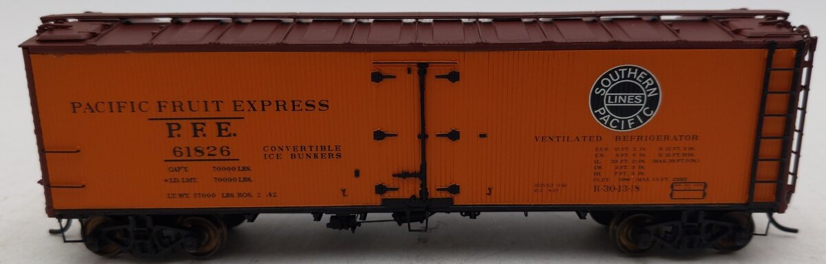 InterMountain 47401-22 HO Scale Pacific Fruit Express Refrigerator Car #61826 EX/Box
