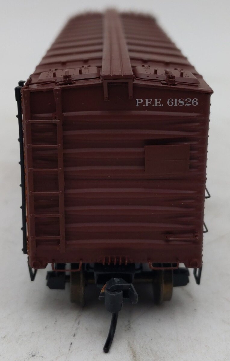 InterMountain 47401-22 HO Scale Pacific Fruit Express Refrigerator Car #61826 EX/Box