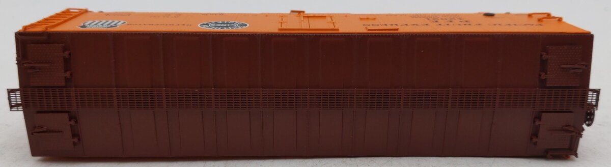 InterMountain 46703-44 HO Scale Pacific Fruit Express Refrigerator Car #42621 EX/Box