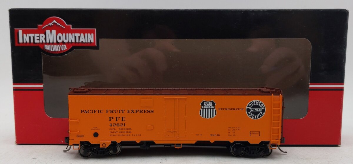 InterMountain 46703-44 HO Scale Pacific Fruit Express Refrigerator Car #42621 EX/Box
