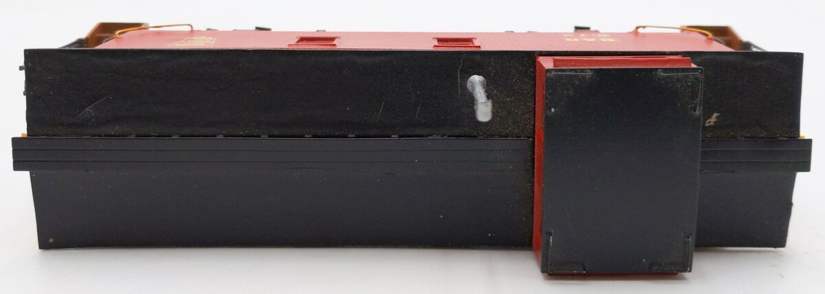 Walthers 932-7500 HO Scale Custom BAR 30' Wood Caboose w/3-Window Offset Cupola/Box