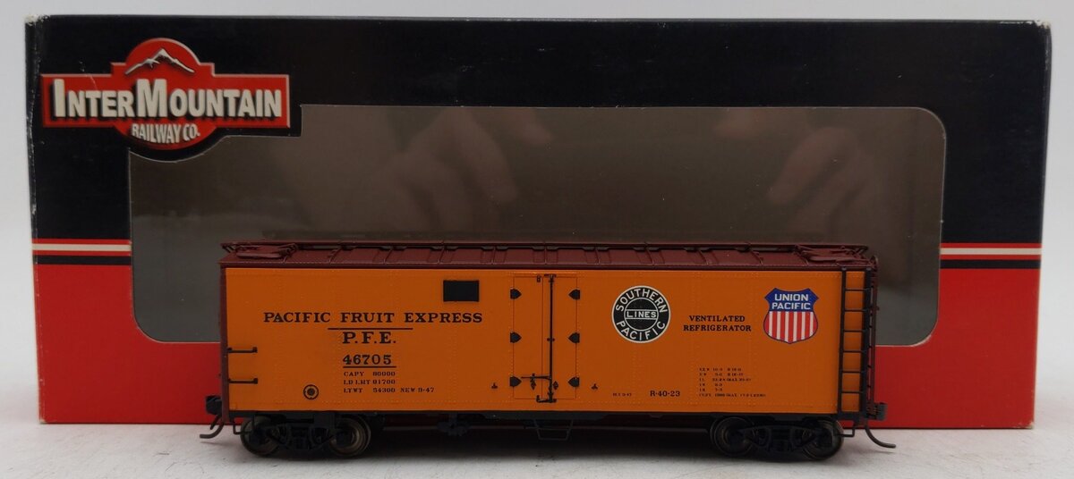 InterMountain 45501-91 HO Scale Pacific Fruit Express Refrigerator Car #46705 EX/Box