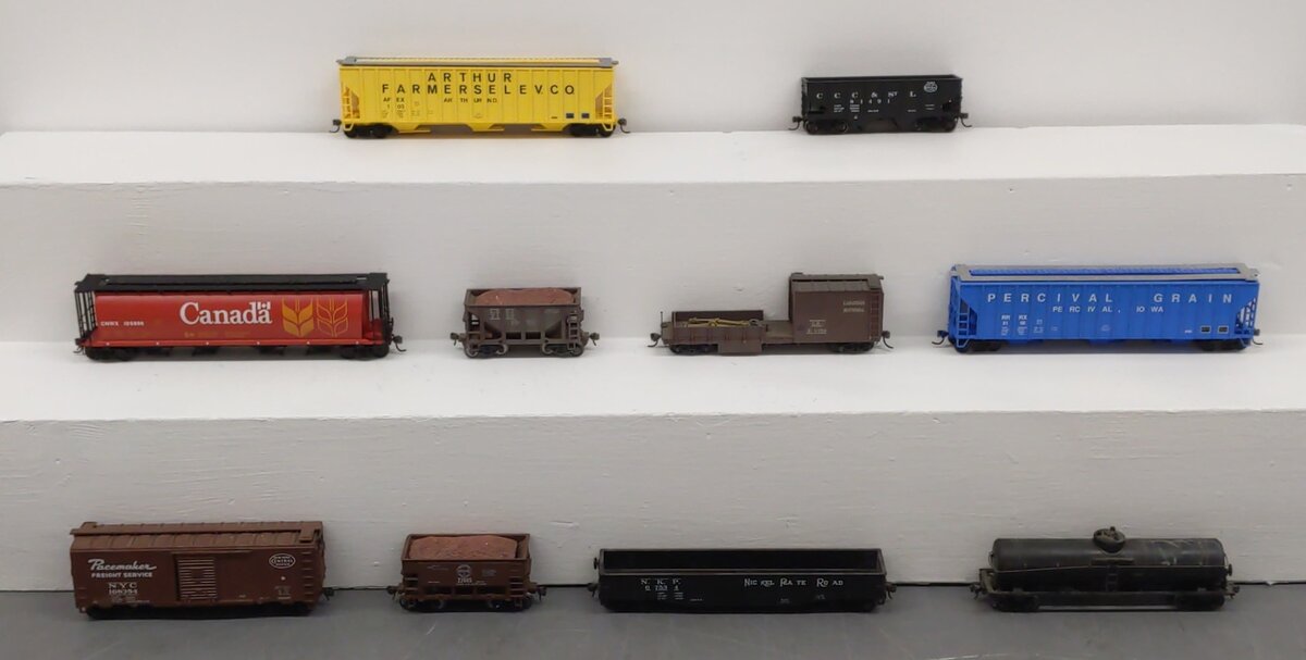 Assorted HO Scale Freight Cars [10] VG