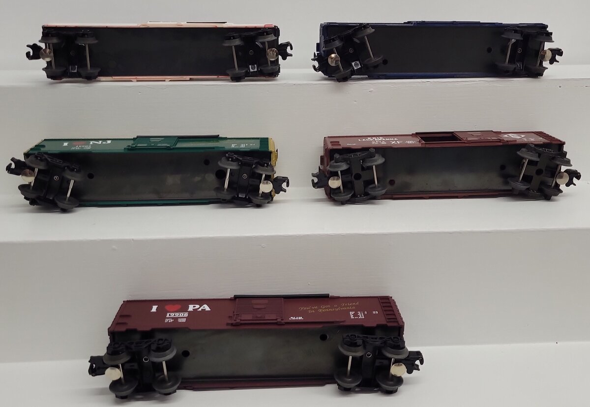 Lionel O Gauge Assorted Boxcars: 19906, 19909, 9483, 9453, 9474 [5] EX/Box