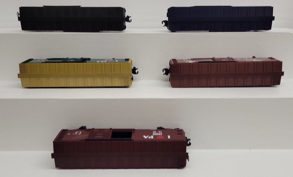 Lionel O Gauge Assorted Boxcars: 19906, 19909, 9483, 9453, 9474 [5] EX/Box