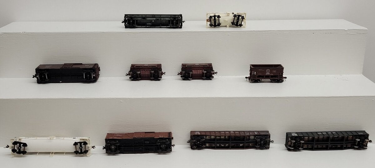 Assorted HO Scale Freight Cars [10] VG