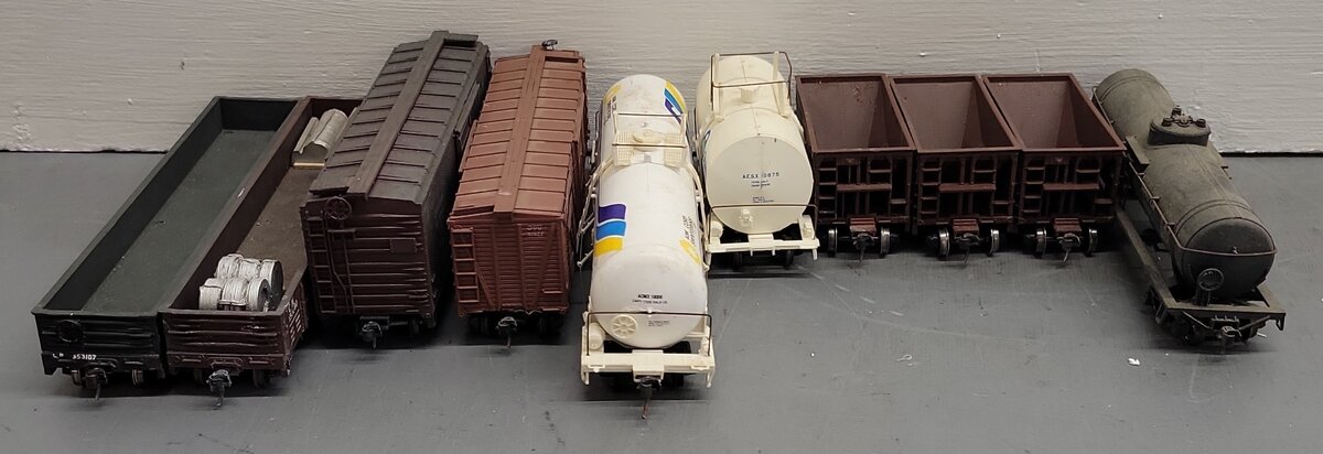 Assorted HO Scale Freight Cars [10] VG
