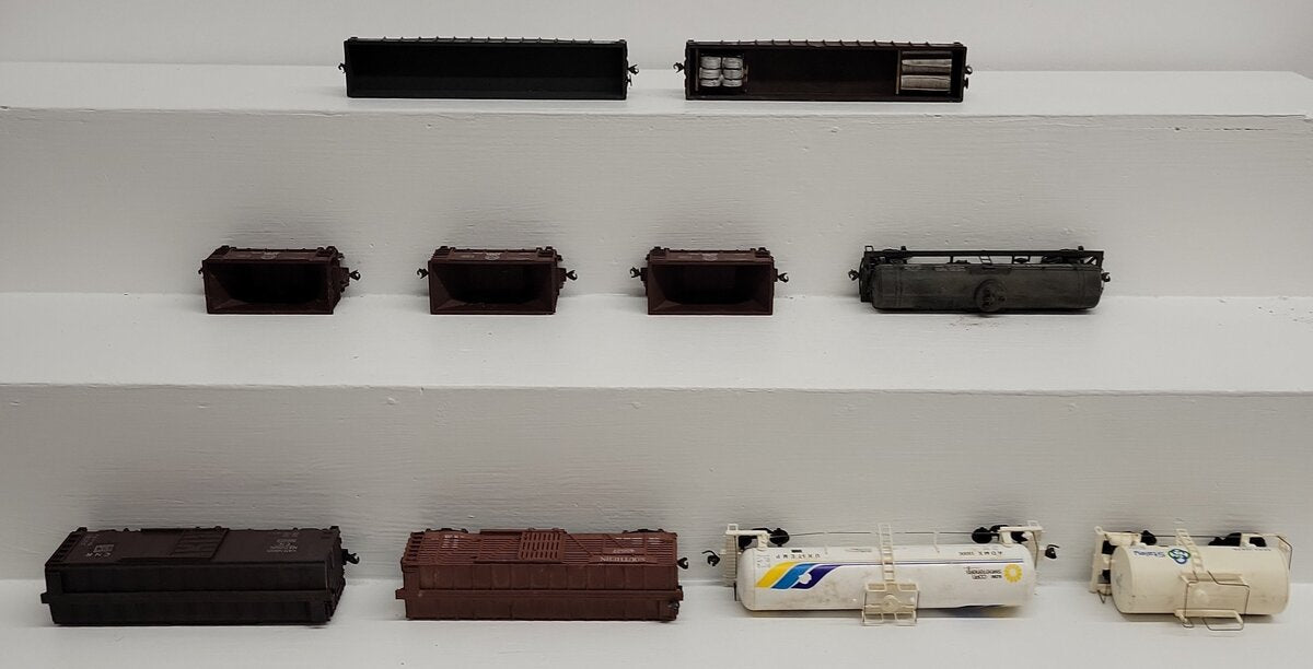 Assorted HO Scale Freight Cars [10] VG