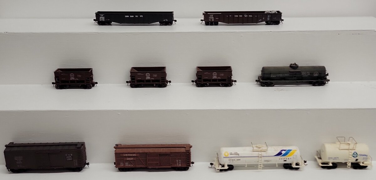Assorted HO Scale Freight Cars [10] VG