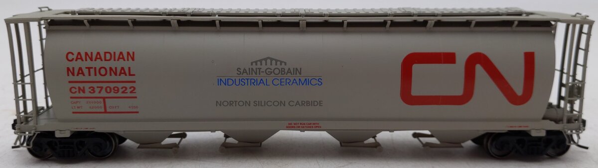 InterMountain 370922 HO Canadian National 59' 4-Bay Cylindrical Covered Hopper EX/Box