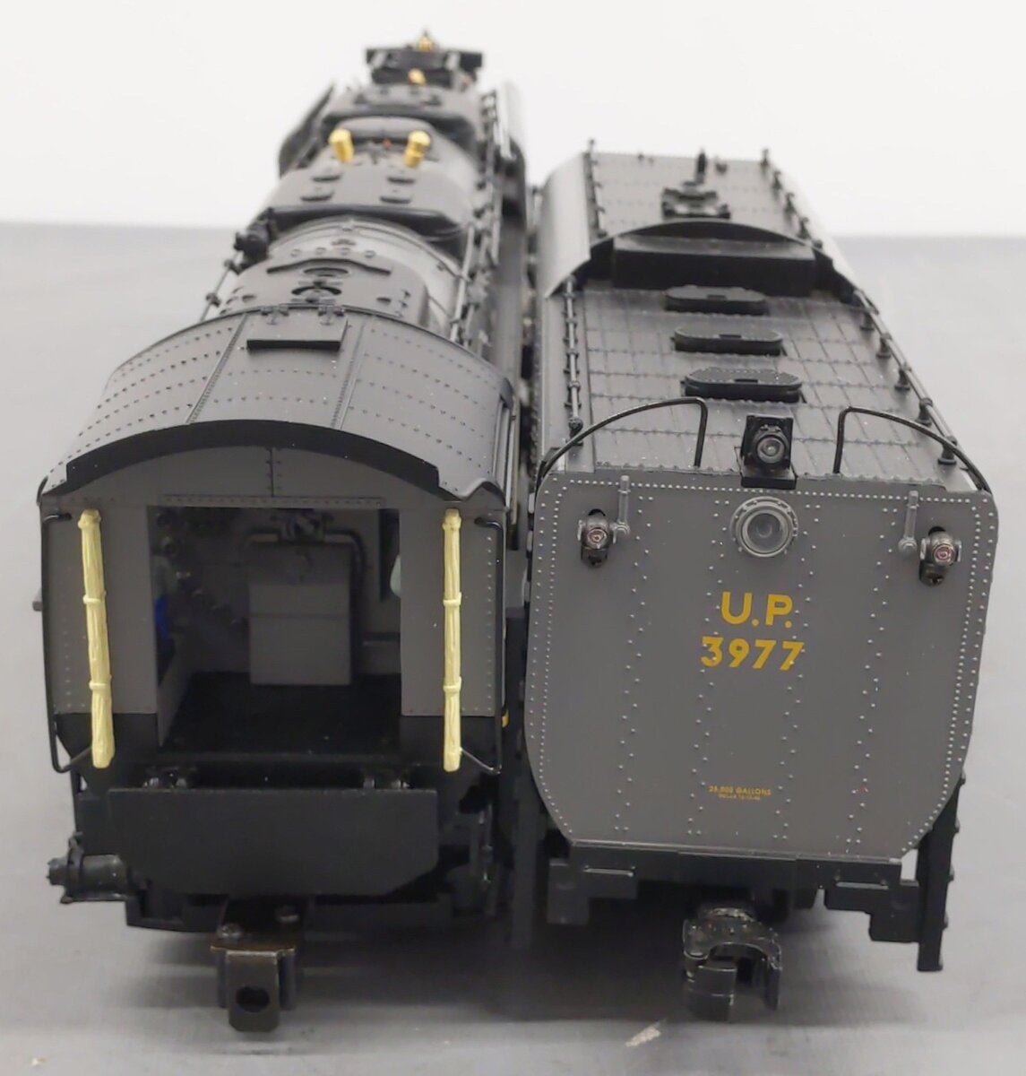 Lionel 6-28099 O Gauge UP 4-6-6-4 Challenger Steam Locomotive & Tender #3977 EX/Box