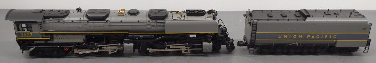 Lionel 6-28099 O Gauge UP 4-6-6-4 Challenger Steam Locomotive & Tender #3977 EX/Box