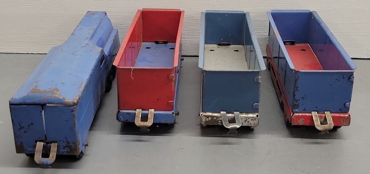 Marx Vintage O Gauge Stamped Steel Toy Floor Train Set VG
