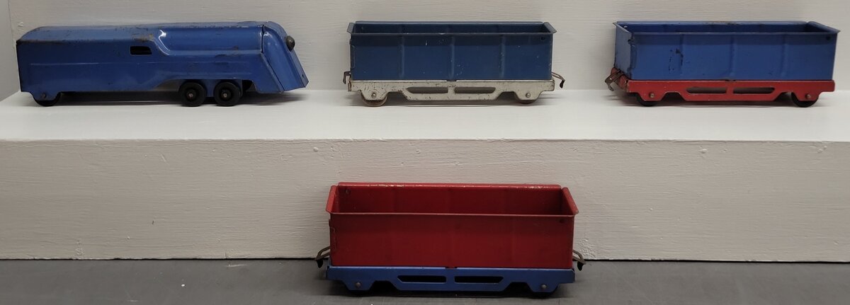 Marx Vintage O Gauge Stamped Steel Toy Floor Train Set VG