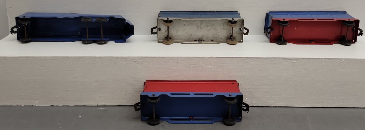 Marx Vintage O Gauge Stamped Steel Toy Floor Train Set VG