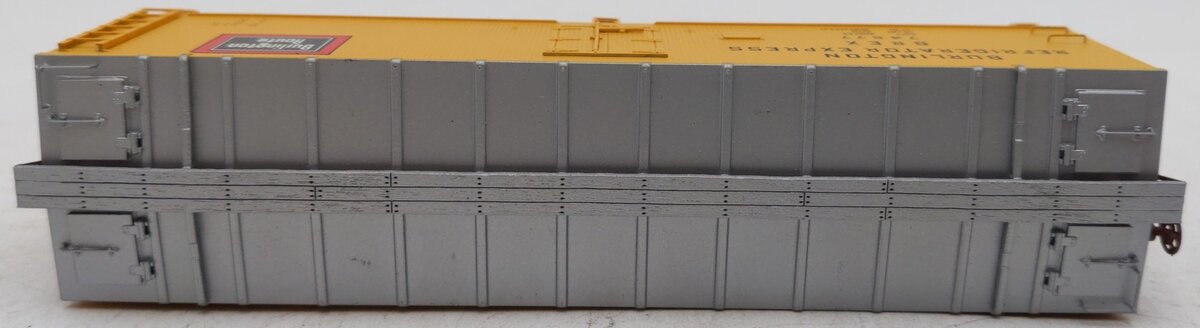 InterMountain 47705-06 HO Scale Burlington Refrigerator Express Boxcar #74677 EX/Box
