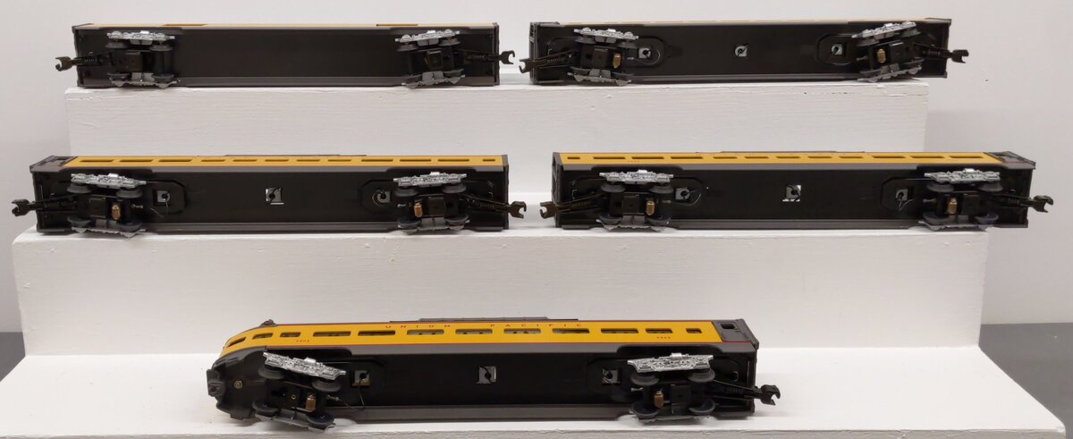 MTH 20-6506 O Gauge Union Pacific 70' Aluminum Passenger 5-Car Set EX