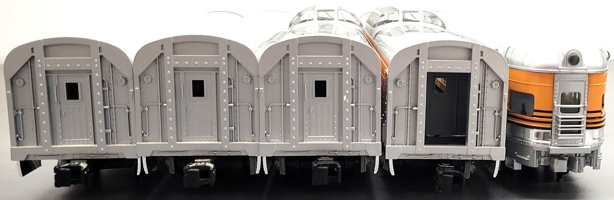 Weaver Denver & Rio Grande Western 5-Car Aluminum Passenger Car Set - 3 Rail EX/Box
