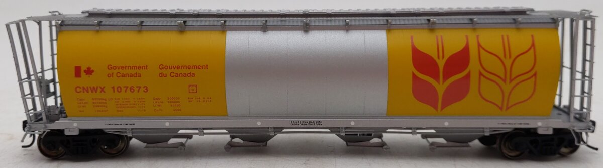InterMountain 1013E HO Government of Canada 4-Bay Covered Hopper #107673 VG/Box